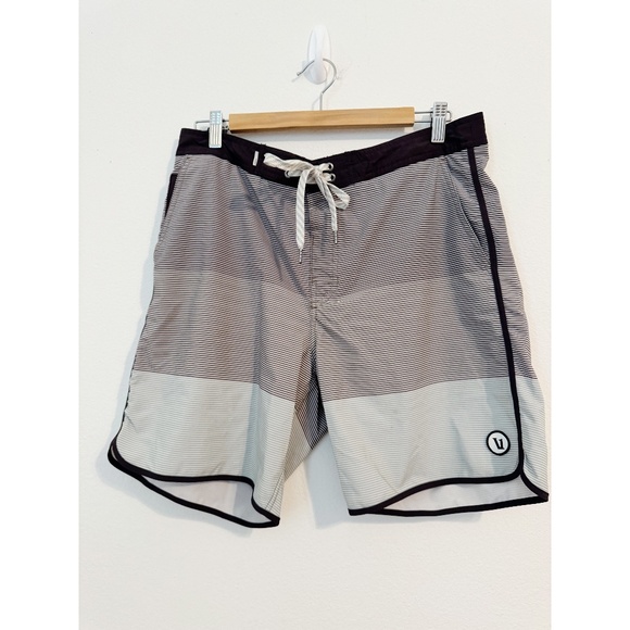 Vuori Cruise board shorts 7" Performance 4-way Stretch Brown Cream 33 - Picture 2 of 6